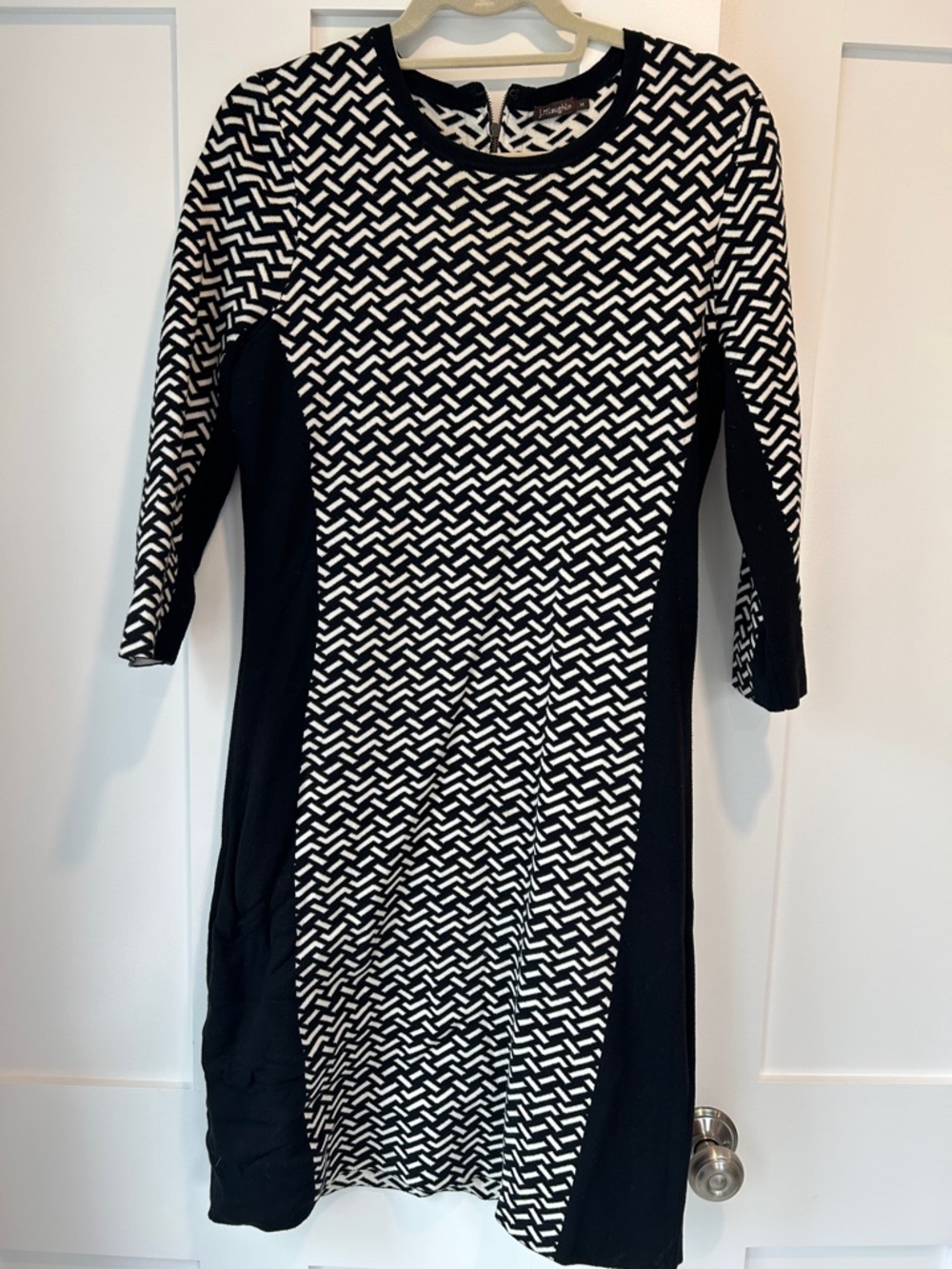 J. McLaughlin Black and White 3/4 Sleeve Patterned Sheath Dress